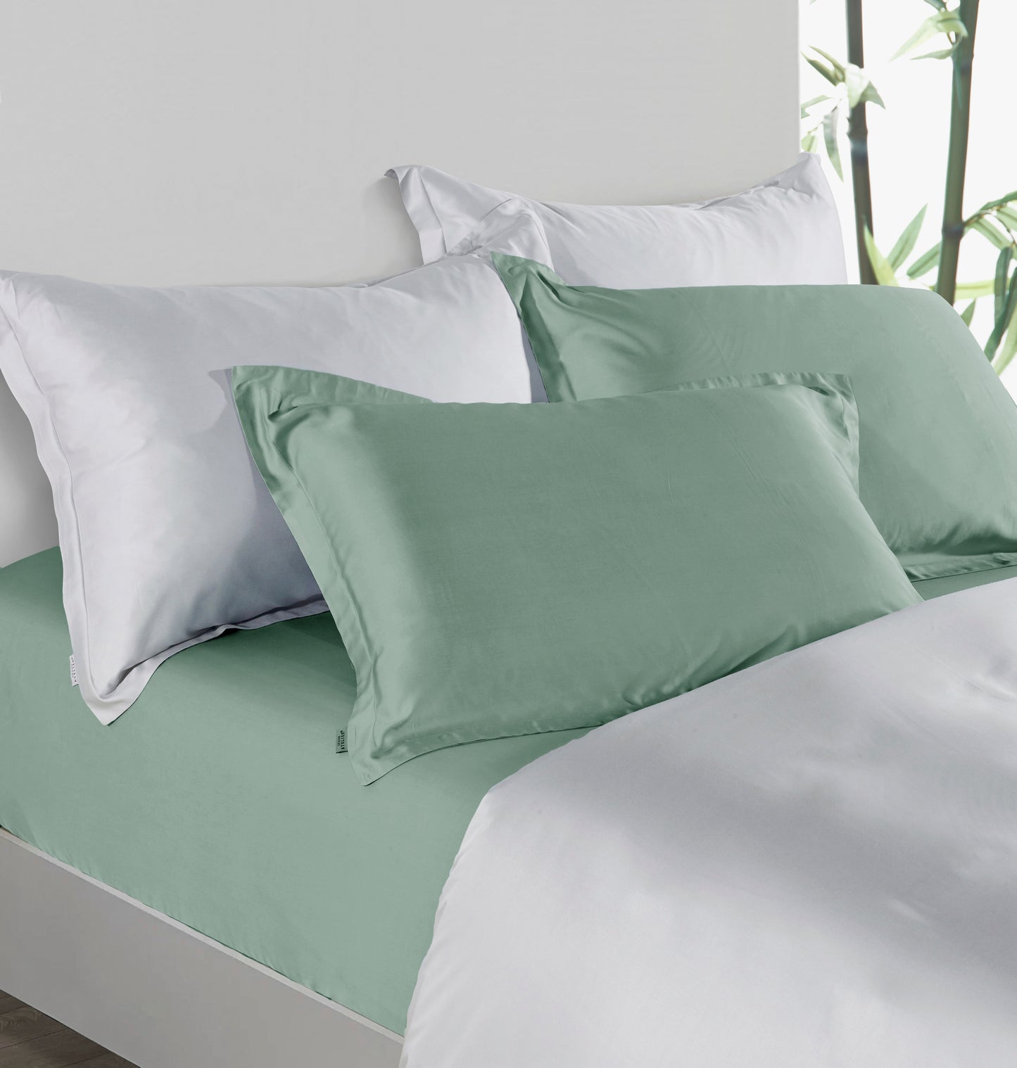 Premium Collection, Bamboo Embroidery Fitted Sheet & Pillow Case Set