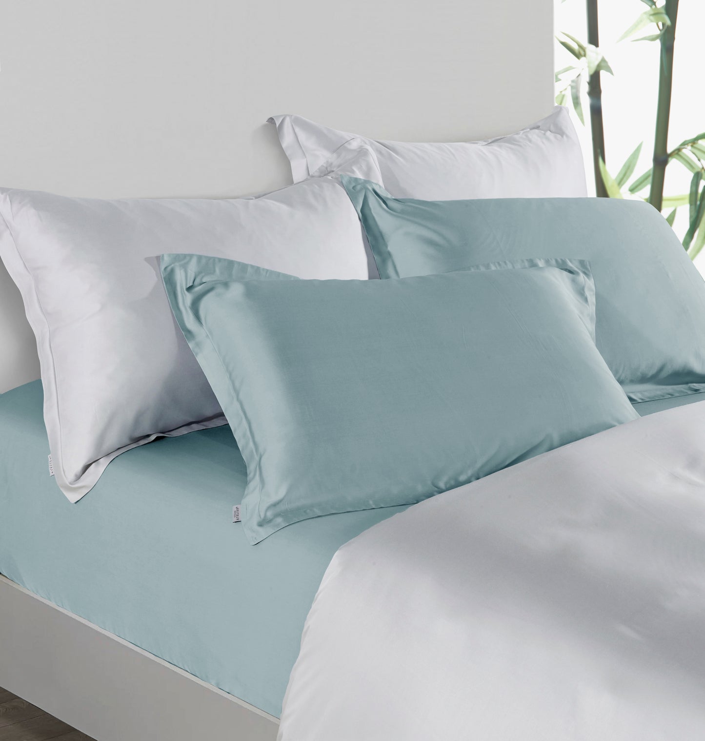 Premium Collection, Bamboo Embroidery Fitted Sheet & Pillow Case Set